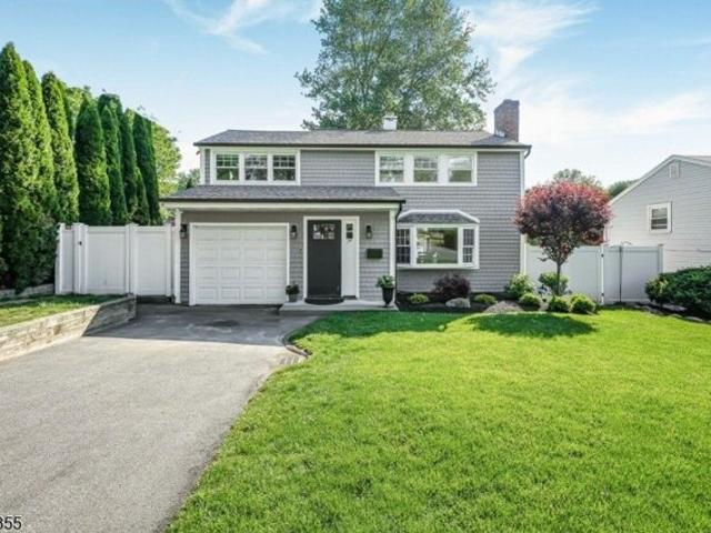 House for sale in Waldwick, New Jersey