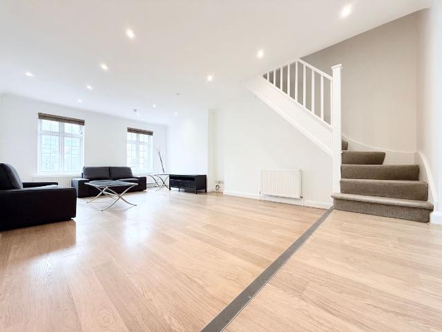House for rent in Chalk Farm, Greater London