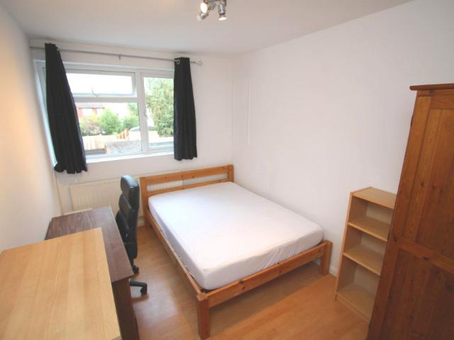 Apartment for rent in Berrylands, Greater London