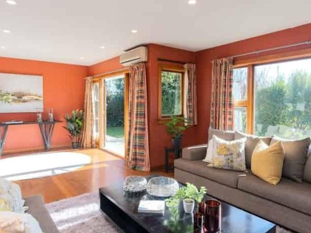 Apartment for rent in Chaslands, Canterbury