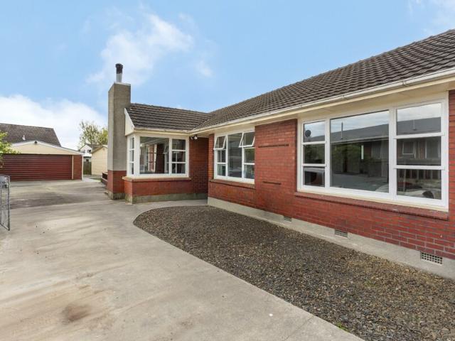 House for rent in Chaslands, Canterbury