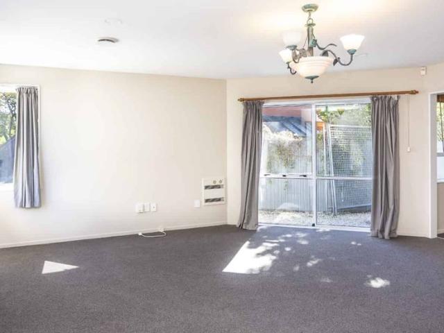 House for rent in Chaslands, Canterbury