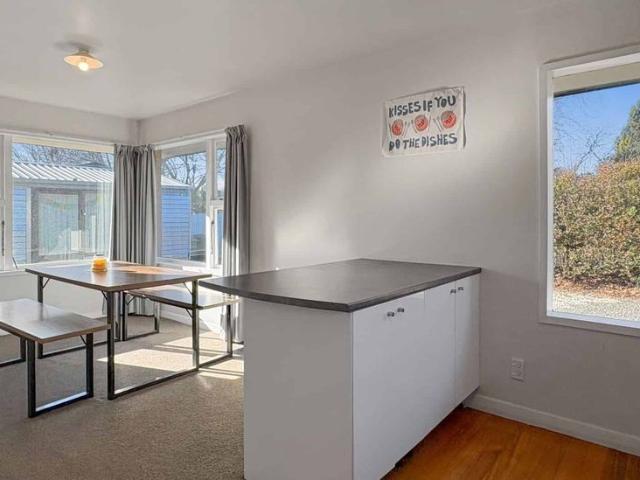 House for rent in Chaslands, Canterbury