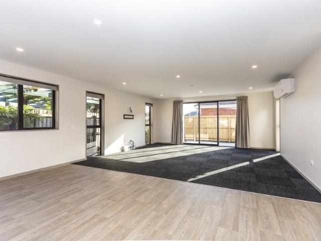 House for rent in Chaslands, Canterbury