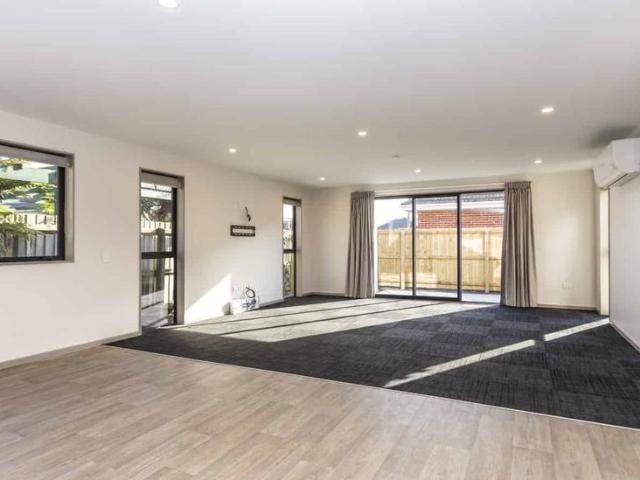 House for rent in Chaslands, Canterbury