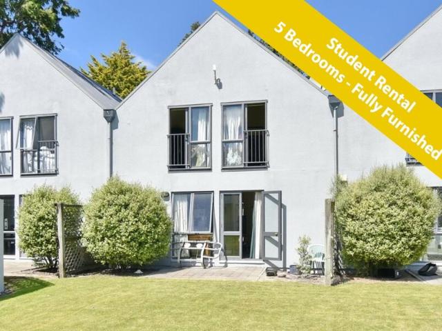 House for rent in Chaslands, Canterbury