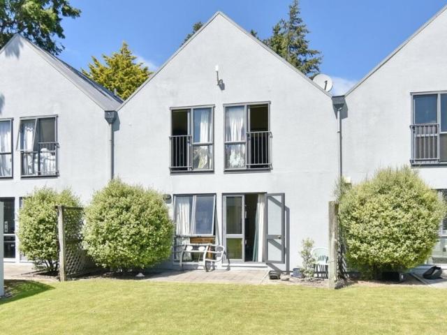 House for rent in Chaslands, Canterbury