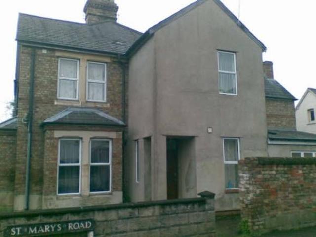 Room for rent in Robin Hood, The Slade