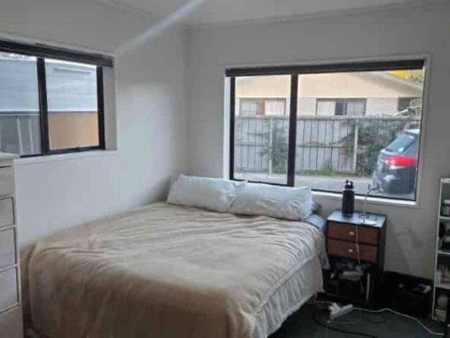 House for rent in Chaslands, Canterbury
