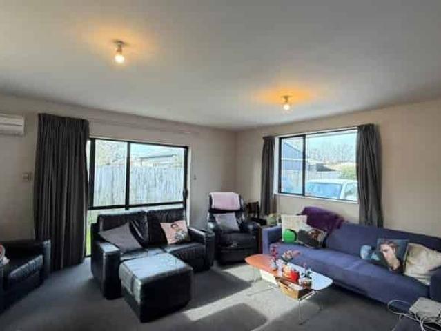House for rent in Chaslands, Canterbury