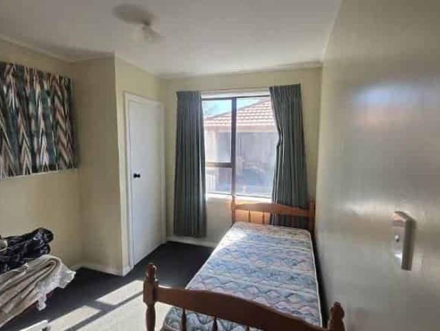 House for rent in Chaslands, Canterbury