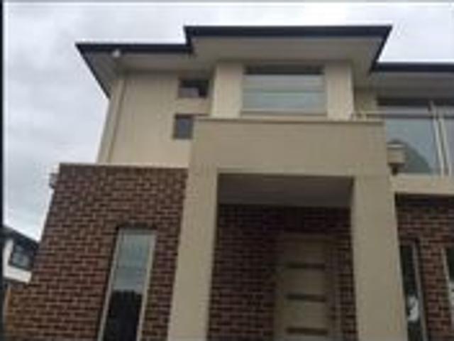 Townhouse for rent in Camerons Creek, Victoria