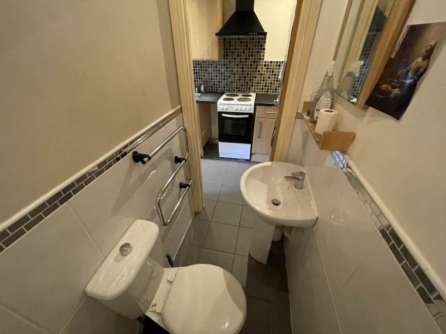 Apartment for rent in Plasnewydd, Falcon Lodge