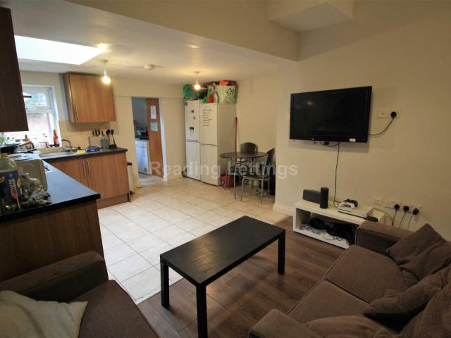 Apartment for rent in Newtown, Reading