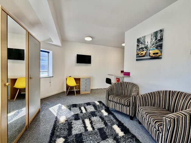 Apartment for rent in Pennycomequick, Mount Wise