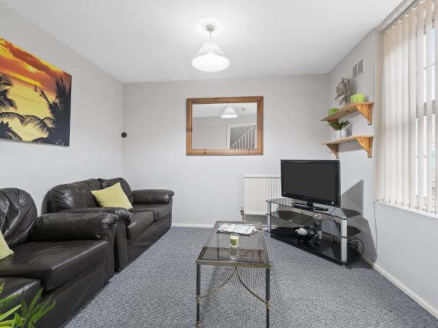 Apartment for rent in Pennycomequick, Mount Wise