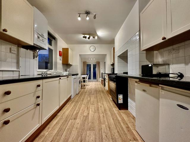 Apartment for rent in Pennycomequick, Mount Wise