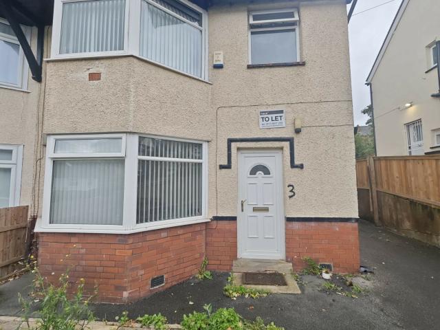 Apartment for rent in Hyde Park, West Yorkshire