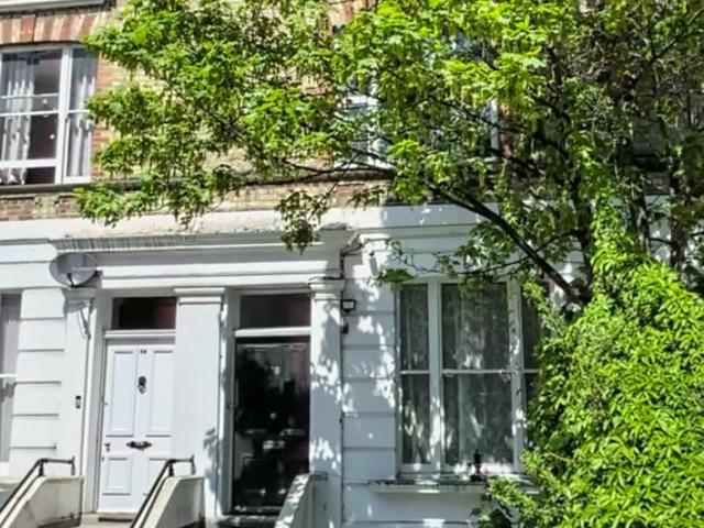 Apartment for rent in West Kensington, Greater London