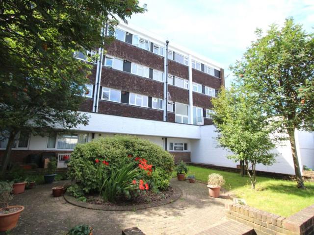 Apartment for rent in Surbiton, Greater London