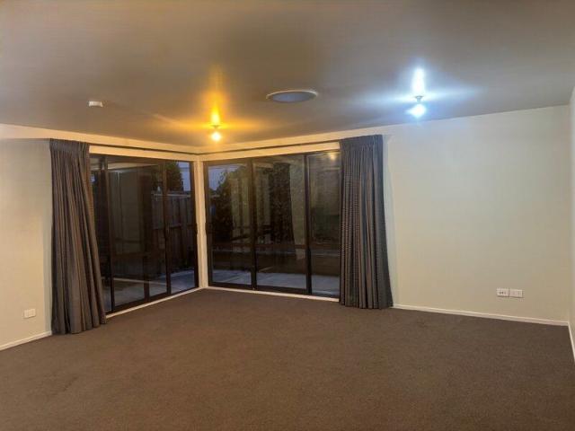 Room for rent in Heathcote, Canterbury