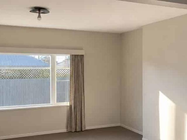 House for rent in Chaslands, Canterbury