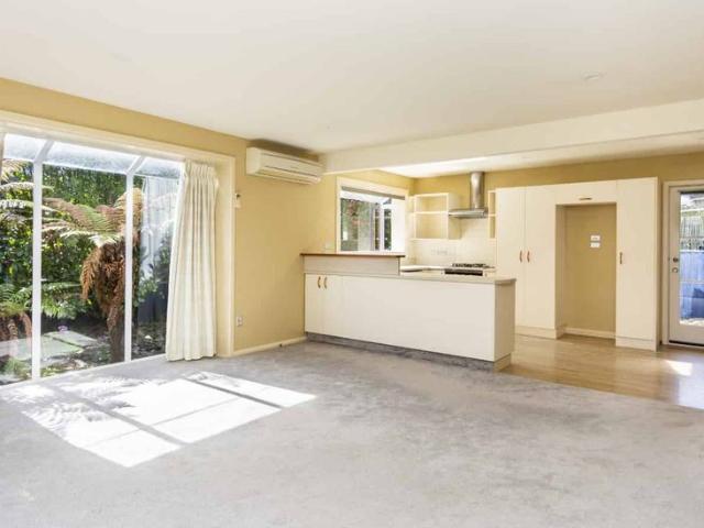 House for rent in Chaslands, Canterbury