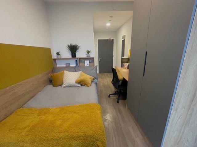 House for rent in Fairway Industrial Estate, Brighton