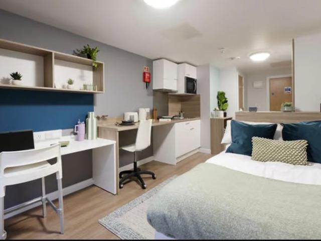 Studio for rent in Gayfield, Broughton