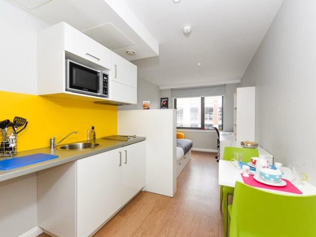 Studio for rent in Calton, Scotland