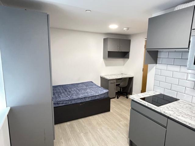 Studio for rent in Old Trafford, Trafford Park