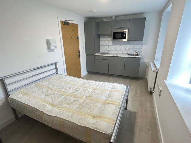 Studio for rent in Old Trafford, Trafford Park