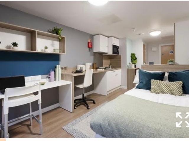 Studio for rent in Gayfield, Broughton