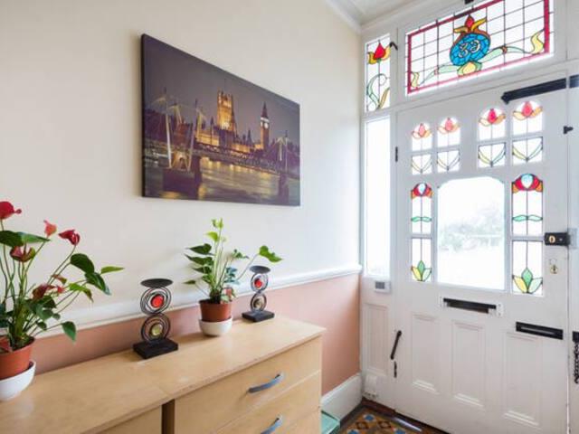 Studio for rent in London Borough of Ealing, Greater London