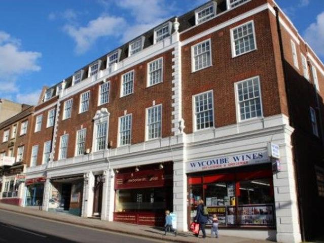 Room for rent in Daws Hill, Cressex