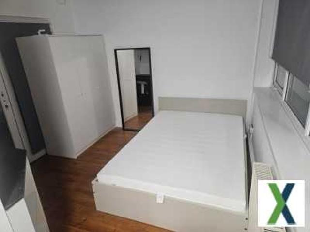 House for sale in Mill Hill