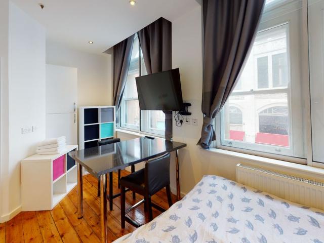 Studio for rent in St Ann's, Haddon