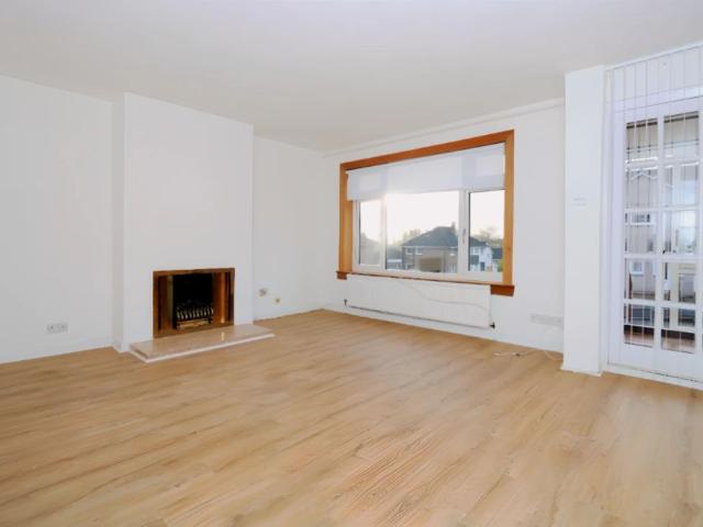 Studio for rent in Bearsden, Scotland