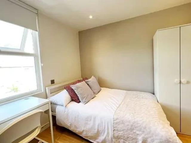 Studio for rent in Norbiton, Greater London