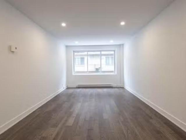 Condo for rent in St. Leonard's, Quebec