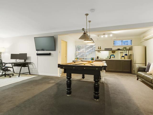 Granny Flat for rent in Lower North Shore, Sydney