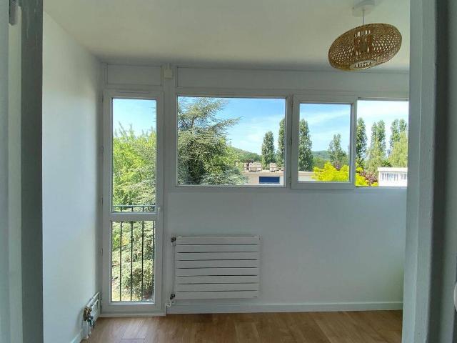 Studio location à La Croix de Fer, Saint-Aubin