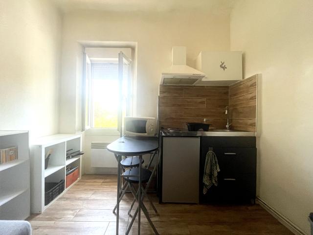 Studio location à Aix-en-Provence, Velaux