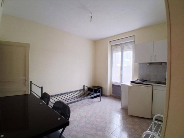 Studio location à ZA Clair Ruisseau, Poilly-lez-Gien