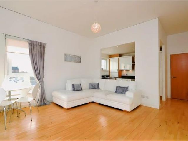 Studio for rent in Yoker, Scotland