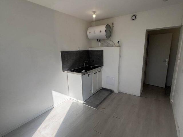 Studio location à Bonnevay, Villeurbanne