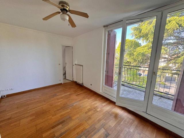 Studio location à Quartier du Méridien, Viry-Châtillon