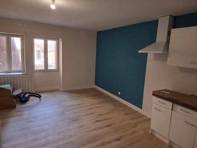 Studio location à Petit-Faubourg, Pont-de-Veyle