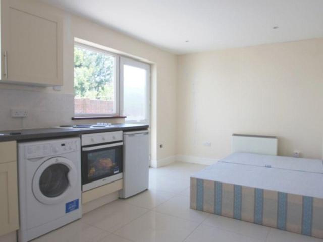 Studio for rent in Golders Green, Greater London