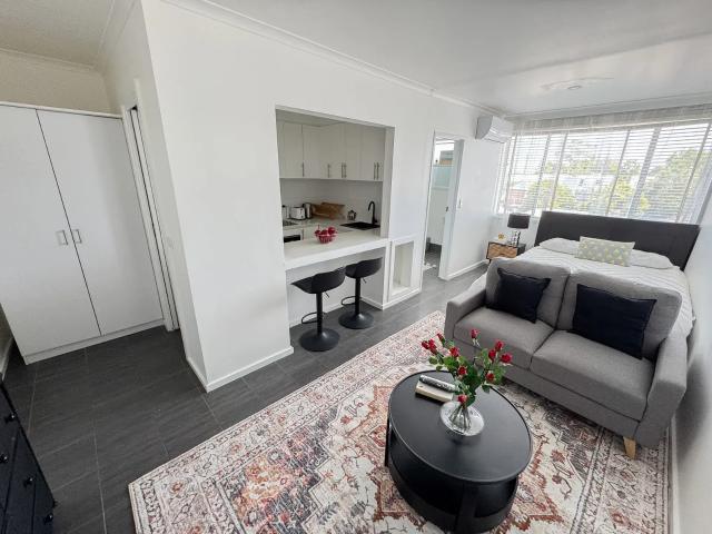 Granny Flat for rent in St Kilda East, Melbourne